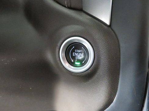 Used 2022 Chevrolet Silverado 1500 LT w/ Z71 Off-Road Package image 15