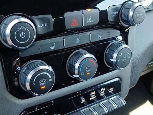 Used 2025 RAM 1500 Big Horn AWD/4WD image 21