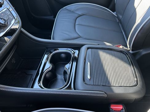 New 2026 Chrysler Pacifica Limited image 42