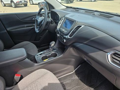 Used 2023 Chevrolet Equinox LT AWD/4WD image 13
