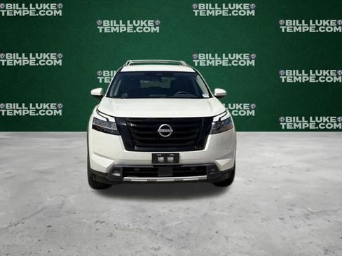 Used 2023 Nissan Pathfinder SL w/ Black Appearance Package image 5