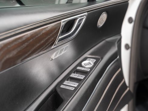 Used 2021 Genesis GV80 2.5T AWD/4WD image 18