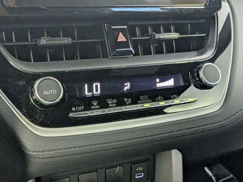Used 2024 Toyota Corolla Cross AWD Hybrid image 21