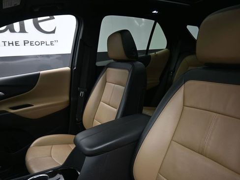 Used 2023 Chevrolet Equinox Premier image 16