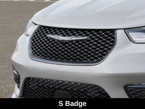 New 2026 Chrysler Pacifica Select image 11