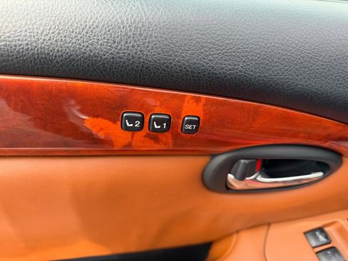 Used 2005 Lexus SC 430 Convertible image 17