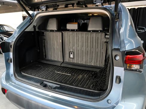 Used 2021 Toyota Highlander XLE FWD image 64