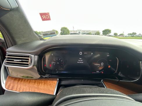 Used 2024 Jeep Grand Wagoneer Series III w/ Rear-Seat Entertainment Group AWD/4WD image 22