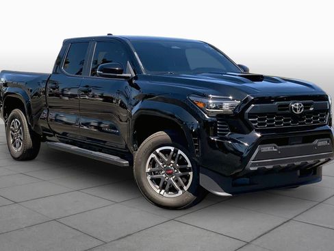 Used 2024 Toyota Tacoma TRD Sport w/ TRD Sport Upgrade Package AWD/4WD image 2
