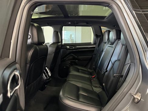 Used 2017 Porsche Cayenne S image 61