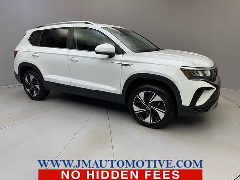 Used 2024 Volkswagen Taos SE AWD/4WD image 7
