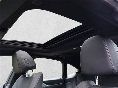 Used 2023 BMW i4 eDrive35 w/ Premium Package RWD image 19