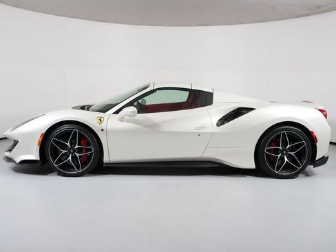 Used 2020 Ferrari 488 Pista Spider RWD image 12