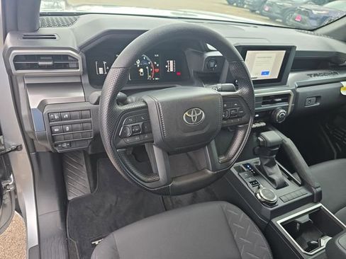 Used 2025 Toyota Tacoma SR5 AWD/4WD image 16