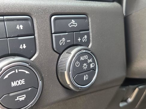 Used 2024 Chevrolet Silverado 1500 LT Trail Boss w/ Convenience Package II AWD/4WD image 14
