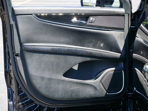 Certified 2023 Lincoln Nautilus AWD w/ Premium Package image 4