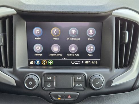 Used 2024 GMC Terrain SLT image 11