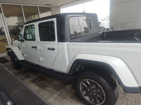 Used 2021 Jeep Gladiator Overland w/ Trailer Tow Package AWD/4WD image 6