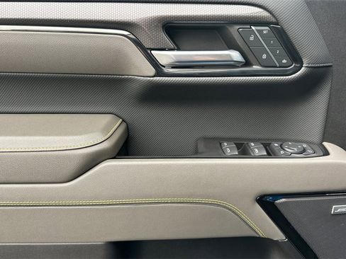 Used 2024 Chevrolet Silverado 1500 ZR2 w/ Technology Package image 12