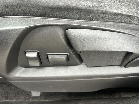 Used 2017 Chevrolet Equinox LS image 18