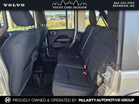 Used 2021 Jeep Wrangler Unlimited Sahara image 16