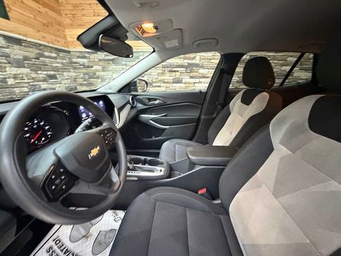 Used 2024 Chevrolet Trax LS w/ LS Convenience Package image 11