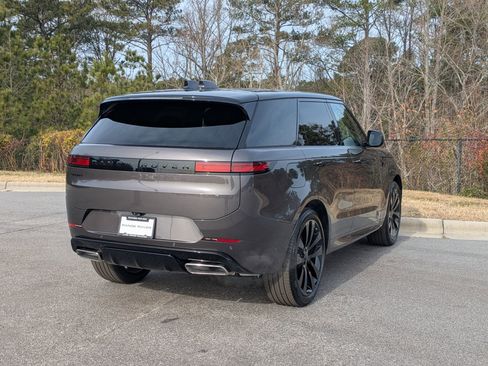 New 2026 Land Rover Range Rover Sport Dynamic SE image 5