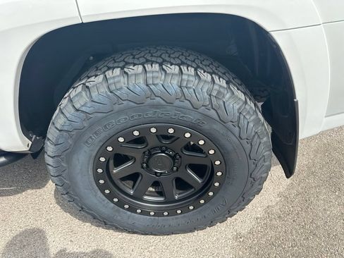 Used 2021 Toyota 4Runner TRD Off-Road Premium w/ Moonroof Package AWD/4WD image 10