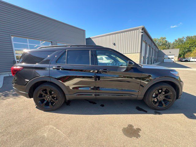 Used 2023 Ford Explorer ST-Line AWD/4WD image 4