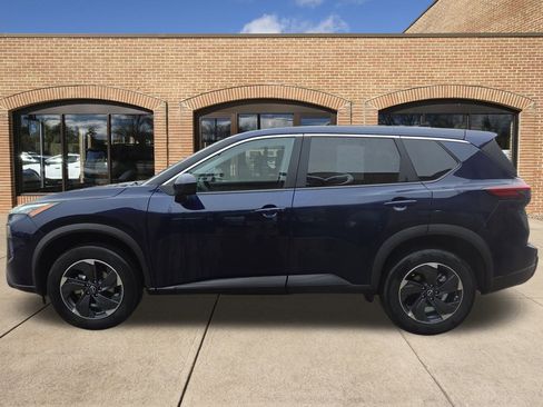 Used 2025 Nissan Rogue SV image 7