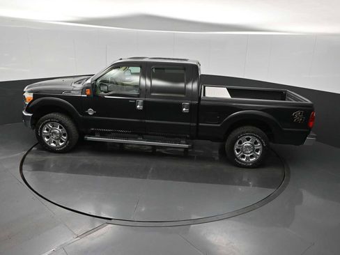 Used 2012 Ford F250 Lariat w/ Chrome Pkg image 19