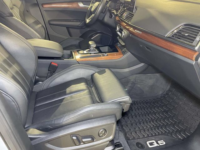 Used 2023 Audi Q5 2.0T Premium Plus w/ Premium Plus Package AWD/4WD image 21