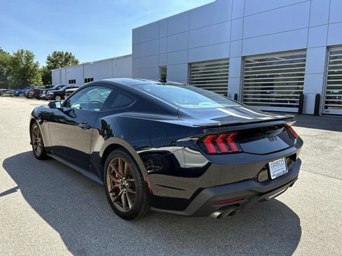 Used 2025 Ford Mustang GT Premium RWD image 5