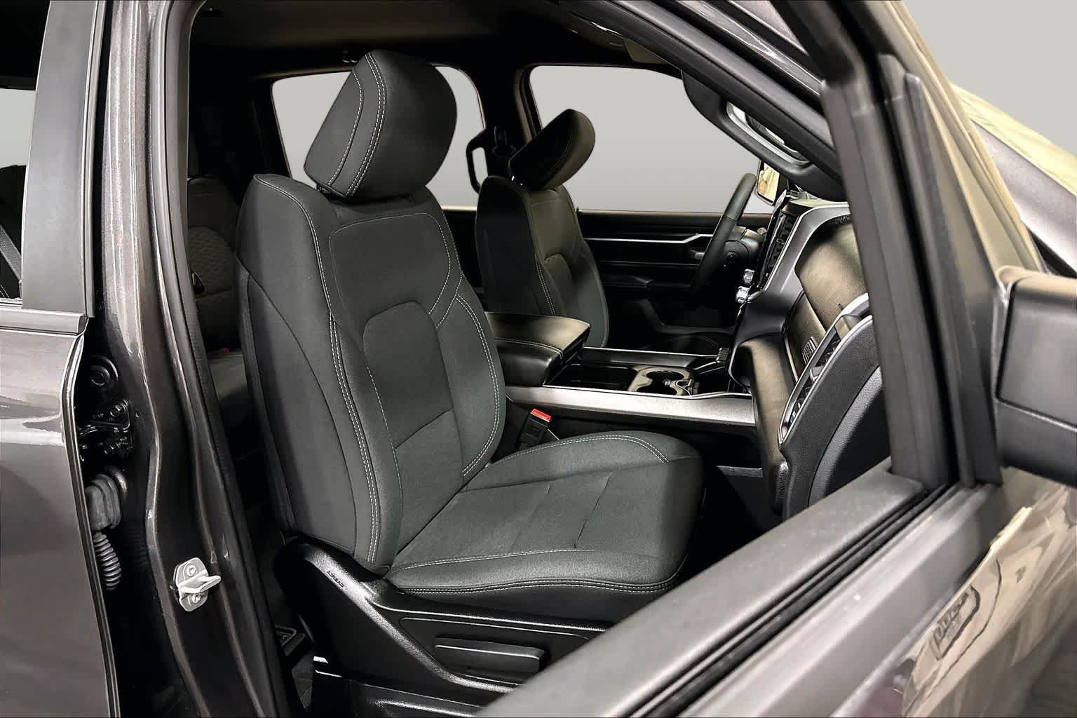 Used 2025 RAM 1500 Big Horn AWD/4WD image 8