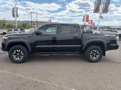 Certified 2023 Toyota Tacoma TRD Off-Road w/ TRD Premium Off Road Package AWD/4WD image 4