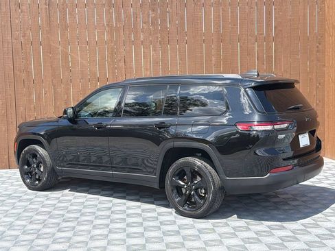 Used 2024 Jeep Grand Cherokee L Limited w/ Black Appearance Package AWD/4WD image 17