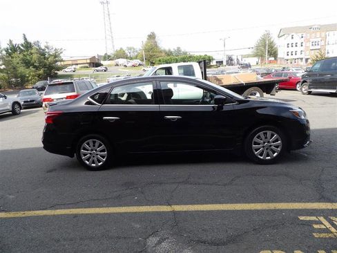 Used 2016 Nissan Sentra S image 6