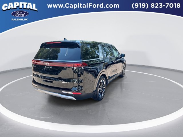 Used 2024 Kia Carnival EX FWD image 8