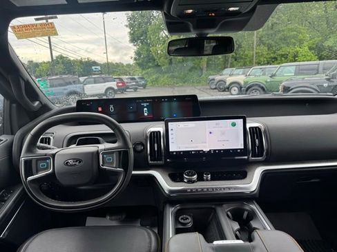 Used 2025 Ford Expedition Tremor AWD/4WD image 21