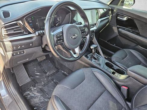 Used 2020 Kia Niro EX image 10