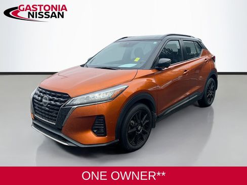 Used 2022 Nissan Kicks SR image 3