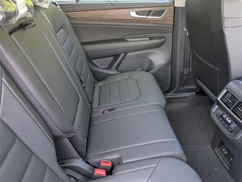 New 2025 Volkswagen Atlas SEL image 33