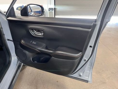 Used 2024 Honda HR-V Sport image 12