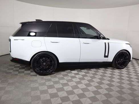 New 2025 Land Rover Range Rover SE image 4