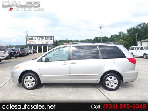 Used 2010 Toyota Sienna FWD image 1