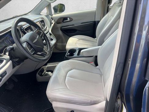 Used 2021 Chrysler Voyager Lxi FWD image 9