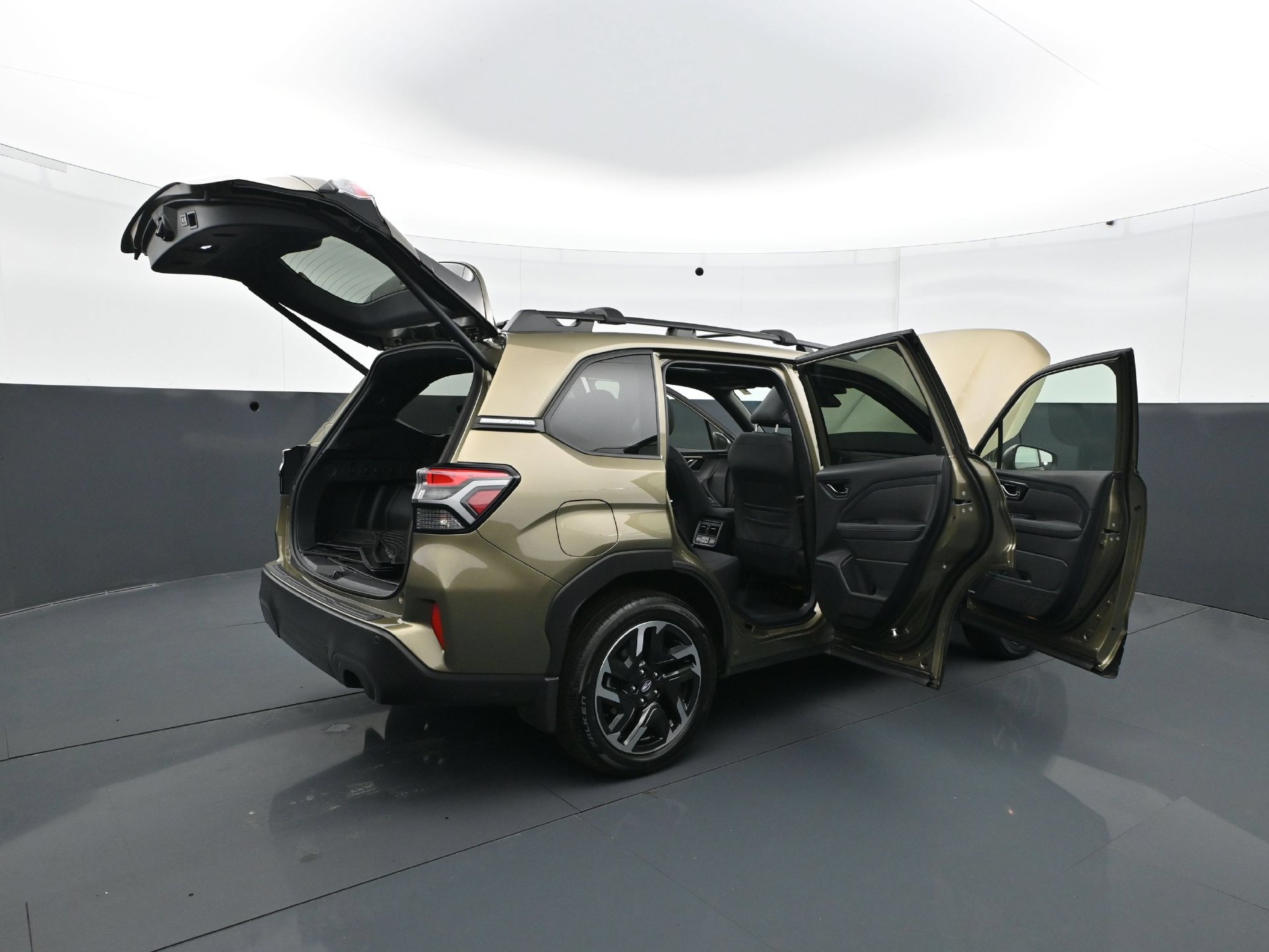 Used 2025 Subaru Forester Limited AWD/4WD image 36
