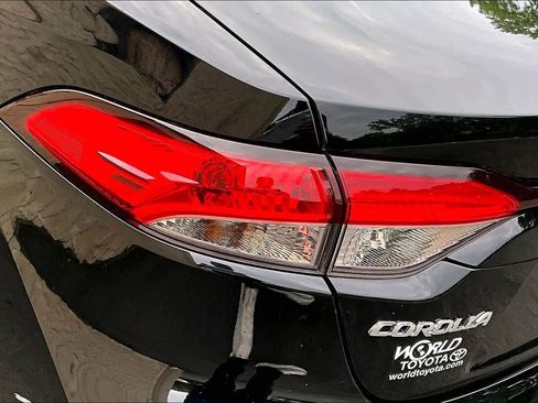 Used 2023 Toyota Corolla LE w/ LE Convenience Package FWD image 28