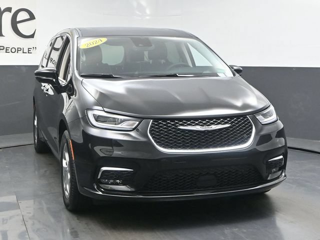 Used 2024 Chrysler Pacifica Limited AWD/4WD image 55