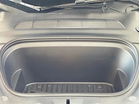 Used 2022 Tesla Model Y Long Range image 44